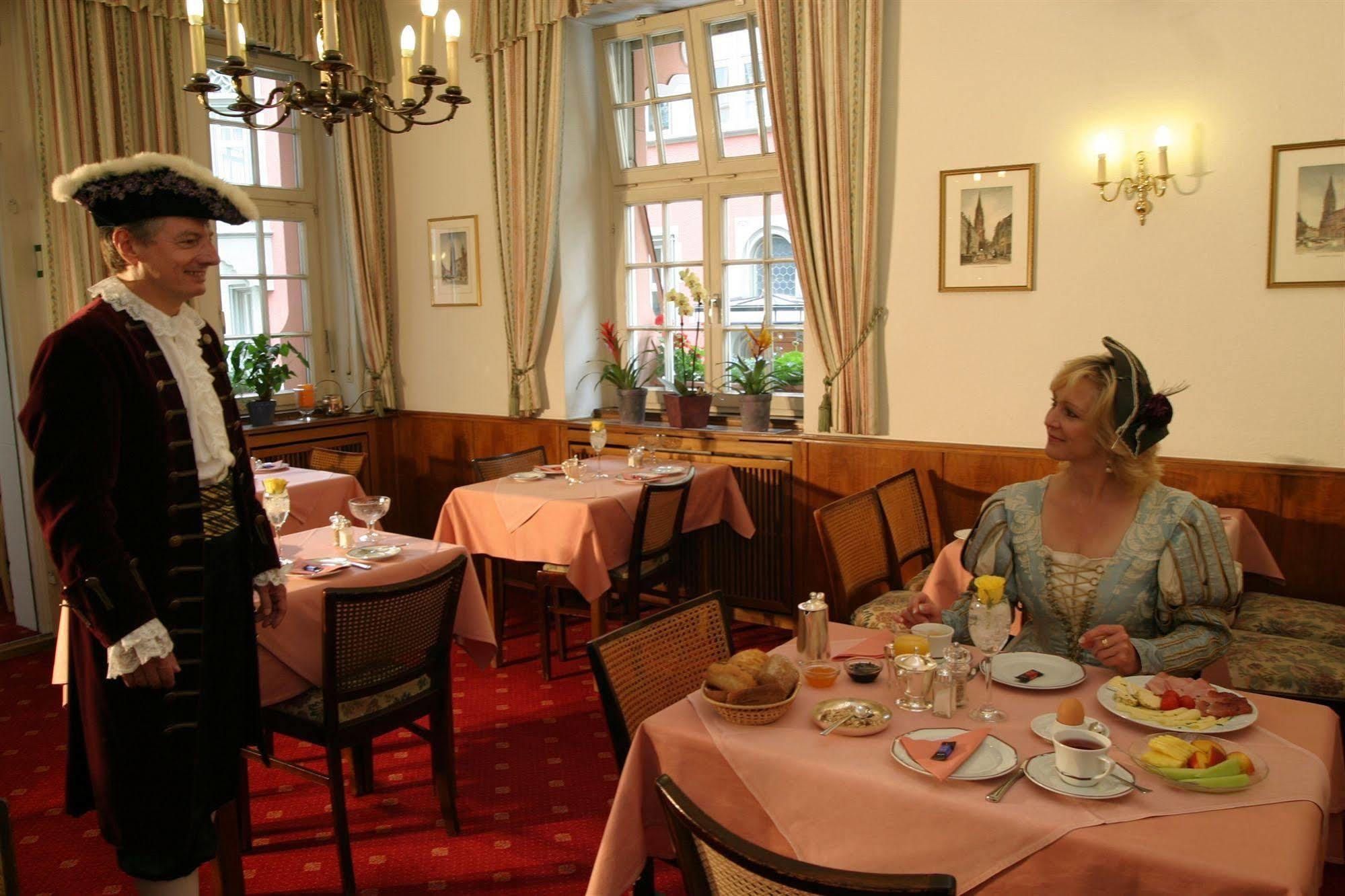 Hotel Barbara Freiburg im Breisgau Restaurant foto